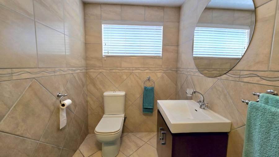 4 Bedroom Property for Sale in Kleinbaai Western Cape